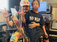 ダンサーのケントモリさんのボーカルレコーディングの写真