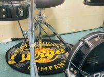 音楽教室のレッスン室内のドラムマット