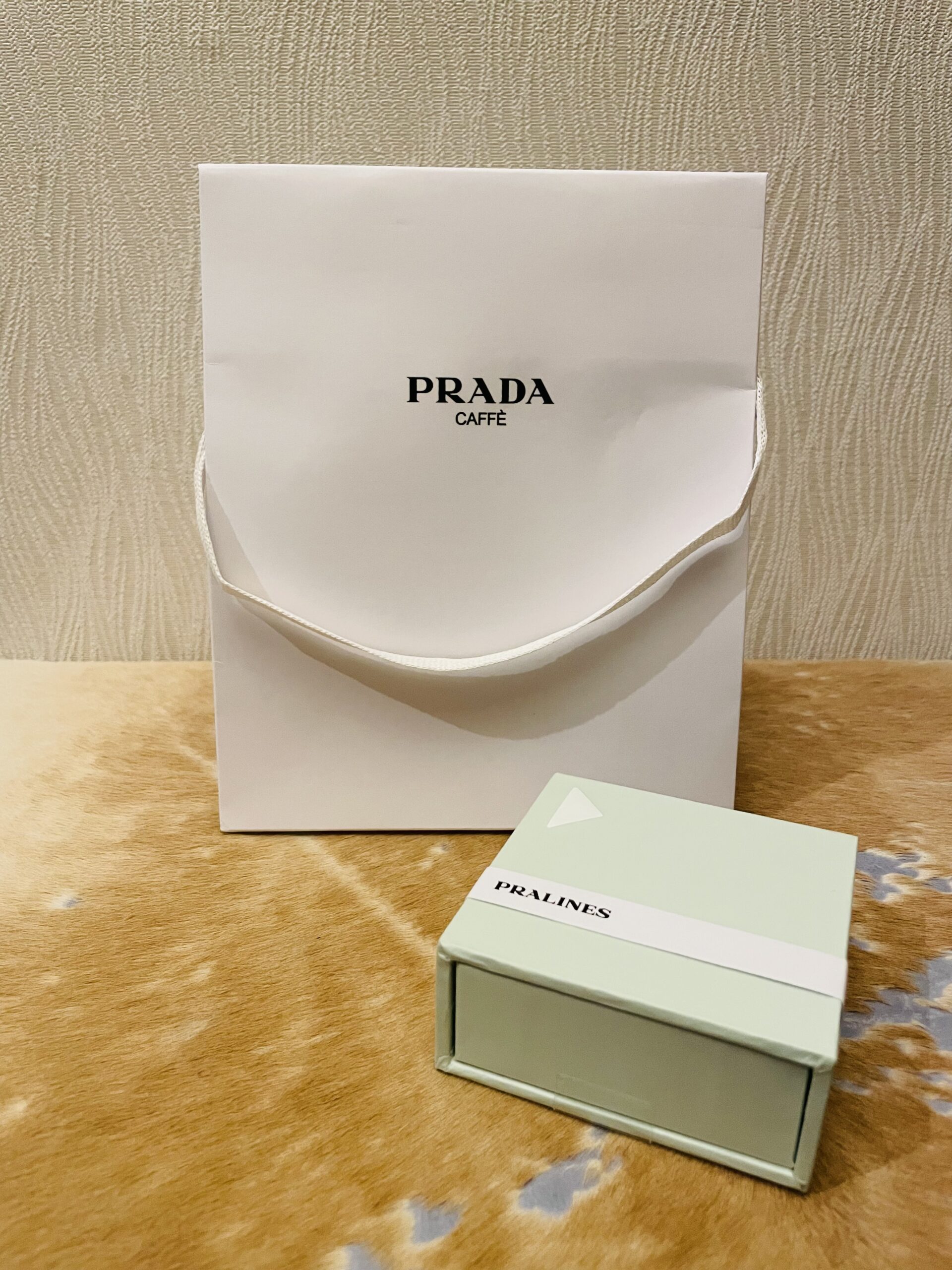 ドラムレッスンにて生徒さんからプレゼントのプラダのチョコレート